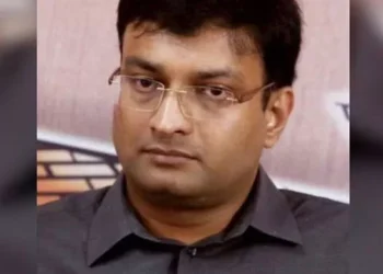 പ്രശാന്തിന്-അനുസരണക്കേട്,-വിമർശനങ്ങൾ-സർക്കാരിന്റെ-ഇമേജിനെ-ബാധിച്ചു,-മര്യാദയുടെ-അഭാവമെന്നും-കുറ്റാരോപണ-മെമ്മോ