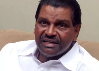 മനസ്സിൽ-തറച്ച-കാര്യങ്ങളാകും-പറഞ്ഞതെന്ന്-തിരുവഞ്ചൂർ;-സഹോദരനെ-പോലെയെന്ന്-രാഹുൽ-മാങ്കൂട്ടത്തിൽ
