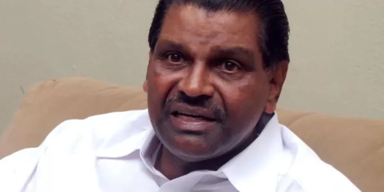 മനസ്സിൽ-തറച്ച-കാര്യങ്ങളാകും-പറഞ്ഞതെന്ന്-തിരുവഞ്ചൂർ;-സഹോദരനെ-പോലെയെന്ന്-രാഹുൽ-മാങ്കൂട്ടത്തിൽ