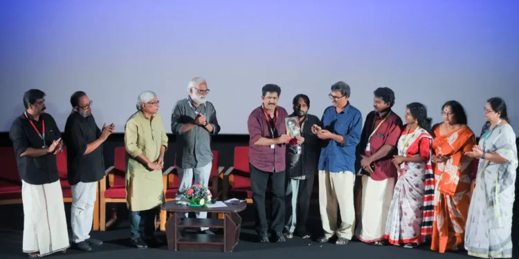 ചരിത്രനായിക-പുസ്തക-പ്രകാശനം-ചെയ്തു