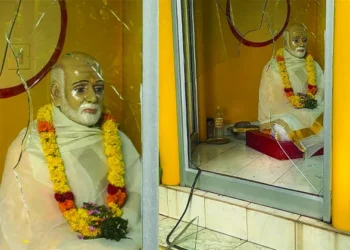 തിരുവനന്തപുരത്ത്-ഗുരുമന്ദിരത്തിന്-നേരെ-ആക്രമണം;-ചില്ലുകൾ-അടിച്ചുപൊട്ടിച്ച-ശേഷം-റോഡിലേക്ക്-വലിച്ചെറിഞ്ഞു,-കാണിക്കവഞ്ചിയും-തകർത്ത-നിലയിൽ