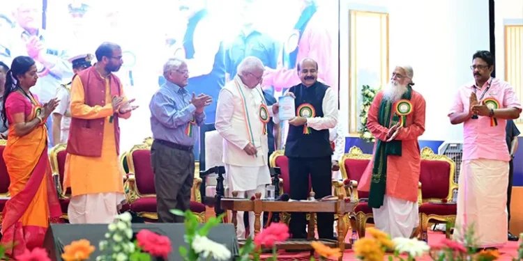 പൈതൃകത്തെ-ആധുനിക-സംരംഭകത്വവുമായി-സമന്വയിപ്പിച്ച്-കേരളത്തിന്-വലിയ-നേട്ടമുണ്ടാക്കാം-:-ഗവര്ണര്