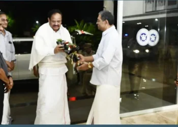 മുന്-ഉപരാഷ്ട്രപതി-വെങ്കയ്യ-നായിഡു-ചികിത്സയ്ക്കായി-കോട്ടക്കലില്