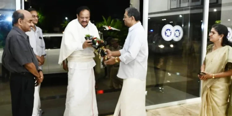 മുന്-ഉപരാഷ്ട്രപതി-വെങ്കയ്യ-നായിഡു-ചികിത്സയ്ക്കായി-കോട്ടക്കലില്