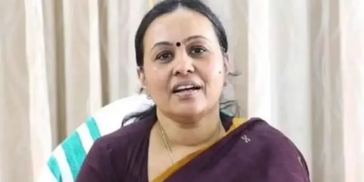 രോഗികളെ-അടിയന്തര-സാഹചര്യത്തിലല്ലാതെ-മെഡിക്കല്‍-കോളേജിലേക്ക്-റഫര്‍-ചെയ്യരുതെന്ന്-ആരോഗ്യ-മന്ത്രി