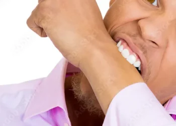 പ്രതികളെ-പിടികൂടുന്നതിനിടെ-എസ്ഐക്ക്-കടി,-സിവില്-പൊലീസ്-ഓഫീസര്ക്ക്-സോഡാ-കുപ്പി-കൊണ്ട്-അടി