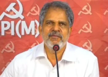 ‘-എല്ലാവരും-കാറിൽ-പോകേണ്ട-കാര്യമെന്താ-,-നടന്ന്-പോയാൽ-പോരെ-‘-;-പാവങ്ങൾക്ക്-ജാഥ-നടത്തണ്ടെയെന്ന്-വിജയരാഘവൻ