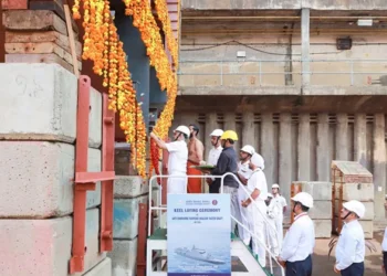 ഭാരത-നാവികസേനയ്ക്കായി-ഷാലോ-വാട്ടര്-ക്രാഫ്റ്റിന്-കീലിട്ടു