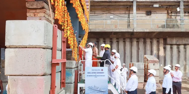 ഭാരത-നാവികസേനയ്‌ക്കായി-ഷാലോ-വാട്ടര്‍-ക്രാഫ്റ്റിന്-കീലിട്ടു