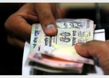 സാമൂഹ്യ-സുരക്ഷ-ക്ഷേമ-പെൻഷൻ-തട്ടിപ്പ്;-6-സർക്കാർ-ജീവനക്കാർക്ക്-സസ്പെൻഷൻ,-പലിശ-സഹിതം-തിരിച്ചടയ്ക്കാൻ-നിർദേശം