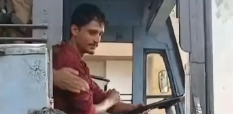 മദ്യലഹരിയില്‍-കെഎസ്ആര്‍ടിസി.-ബസ്-ഓടിക്കാന്‍-ശ്രമം-;-യുവാവിനെ-കസ്റ്റഡിയിലെടുത്ത്-പോലീസ്