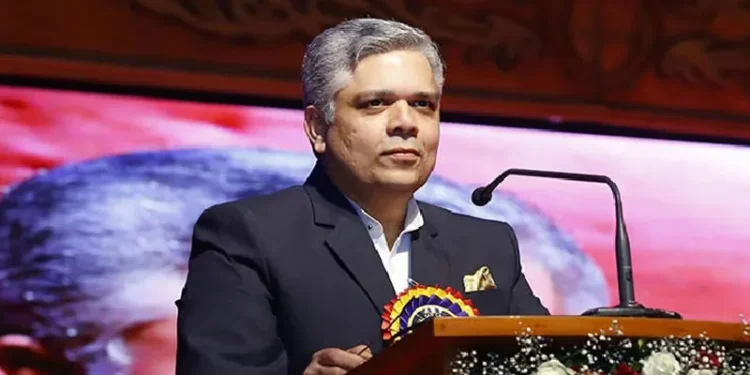 ജസ്റ്റിസ്-ദേവന്‍-രാമചന്ദ്രനെതിരായ-സൈബര്‍-ആക്രമണം;-പോലീസ്-കേസെടുത്തു