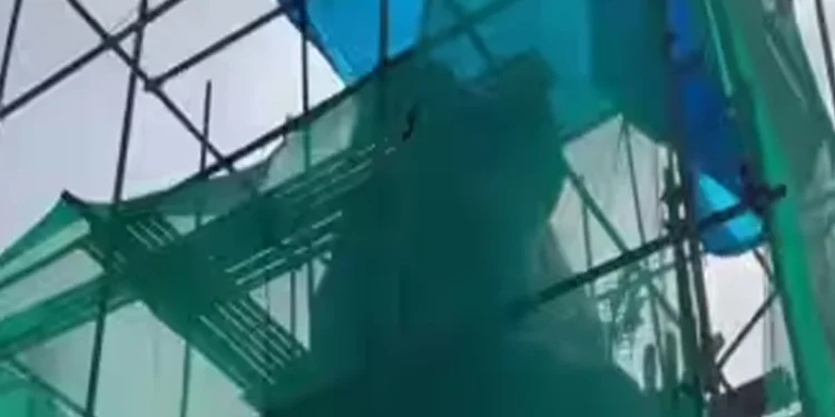 ഫോര്‍ട്ട്-കൊച്ചി-കാര്‍ണിവലില്‍-പപ്പാഞ്ഞിയെ-ചൊല്ലി-വിവാദം