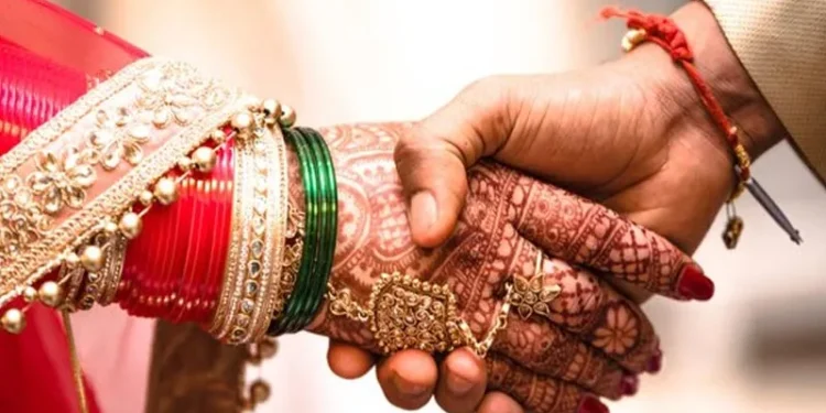 സമൂഹ-വിവാഹത്തിന്റെ-പേരിൽ-സംഘാടകരായ-സൽസ്‌നേഹഭവൻ-ചാരിറ്റബിൾ-സൊസൈറ്റി-കബളിപ്പിച്ചു:-പരാതിയുമായി-ദമ്പതികൾ