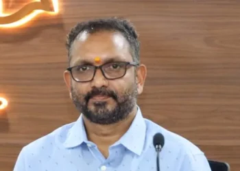 പാലക്കാട്-സ്‌കൂളിലെ-ക്രിസ്മസ്-കരോള്‍-തടഞ്ഞതില്‍-ഗൂഡാലോചന;-വിഎച്ച്പിയുടെയോ-സംഘപരിവാറിന്റെയോ-ഉത്തരവാദപ്പെട്ടവര്‍-കരോള്‍-തടഞ്ഞിട്ടില്ല-കെ-സുരേന്ദ്രന്‍