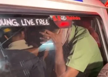 കൊച്ചിയിൽ-അനാശാസ്യ-കേന്ദ്രത്തിന്റെ-നടത്തിപ്പിൽ-പങ്ക്:-രണ്ട്-പൊലീസുകാർ-അറസ്റ്റിൽ