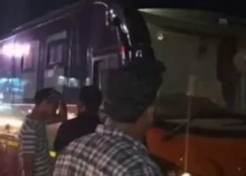 കാരവൻ-നിർത്തിയ-ശേഷം-എ-സി-ഓണാക്കിയിട്ടു;-മരണം-കാര്‍ബണ്‍-മോണോക്സൈഡ്-ശ്വസിച്ചതുമൂലമെന്ന്-പോസ്റ്റ്‌മോര്‍ട്ടം-നിഗമനം