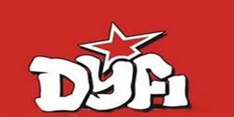 കൊഴിഞ്ഞാംപാറയില്‍-വിമത-നേതാക്കള്‍ക്കൊപ്പം-ചേര്‍ന്ന-ഡിവൈഎഫ്‌ഐ-മുന്‍-ഭാരവാഹികളെ-പുറത്താക്കി