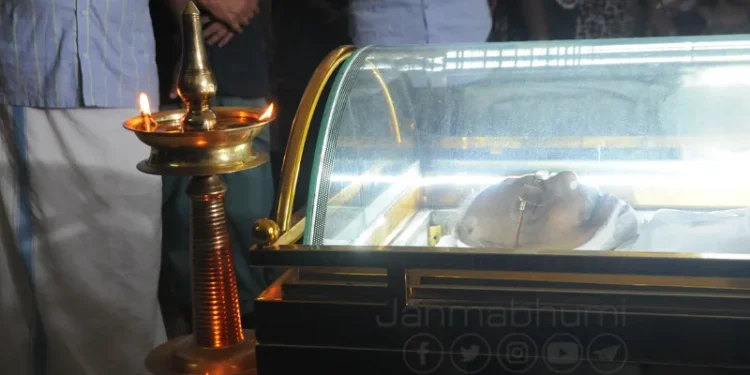 ആദരാഞ്ജലി-നേര്‍ന്ന്-മലയാളക്കര;-പൊതുദര്‍ശനം-തുടരുന്നു