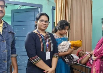 ആനയുടേയും-കാട്ടുപോത്തിന്റേയും-ഇടയില്-അമ്മയുടേയും-കുഞ്ഞിന്റേയും-ജീവനും-കാത്ത്-2-മണിക്കൂര്; ക്രിസ്തുമസ്-രാത്രിയില്-മാതൃകയായി-ആരോഗ്യ-പ്രവര്ത്തകര്