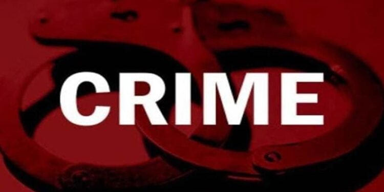 റോഡ്-അടച്ചതിനെ-ചൊല്ലി-തര്ക്കം-കയ്യാങ്കളിയായി,-മര്ദ്ദനമേറ്റെന്ന്-പരാതി-നല്കി-സ്വകാര്യ-കമ്പനി-ഉദ്യോഗസ്ഥനും-വിജിലന്സ്-സി-ഐയും