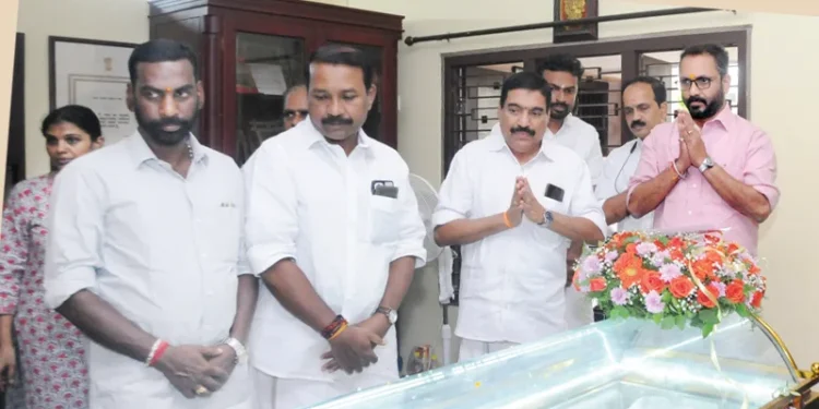 കാലവും-കടന്ന്