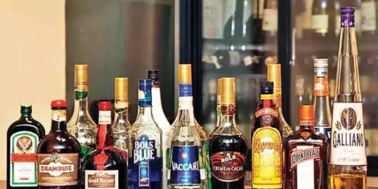 ബീവറേജസ്-കോര്‍പ്പറേഷന്റെ-മദ്യവില്‍പ്പന-ശാലയില്‍-നിന്ന്-ഒരുലക്ഷത്തോളം-രൂപയുടെ-മദ്യവും-പണവും-കവര്‍ന്നു