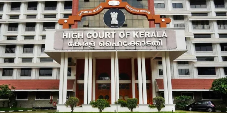 വാര്‍ത്തയുടെ-ഉറവിടം-വ്യക്തമാക്കണമെന്ന-ക്രൈംബ്രാഞ്ച്-നോട്ടീസ്-ഹൈക്കോടതി-സ്റ്റേ-ചെയ്തു