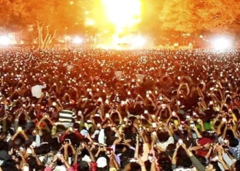 പുത്തന്‍-പ്രതീക്ഷകളുമായി-പുതുവര്‍ഷത്തെ-സ്വാഗതം-ചെയ്ത്-ജനം,-നാടെങ്ങും-ആഘോഷം