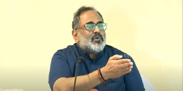 സൈനികോദ്യോഗസ്ഥനെ-ആക്രമിച്ചവരെ-പ്രോസിക്യൂട്ട്-ചെയ്യണം:-രാജീവ്-ചന്ദ്രശേഖര്