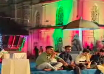 പാലയൂര്‍ സെന്റ് തോമസ് പള്ളിയില്‍ കരോള്‍ ഗാനാലാപനം തടസപ്പെടുത്തിയ എസ്.ഐ അവധിയില്‍