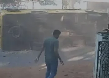 ബസ്-ഉയര്ത്തിയശേഷം-കുട്ടിയെ-ആശുപത്രിയിലെത്തിച്ചെങ്കിലും-രക്ഷിക്കാനായില്ല.