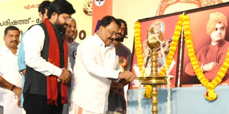 ഗുരുദേവന്റെ-ആത്മീയവശങ്ങള്-കേരളം-വേണ്ടവിധം-സ്വീകരിച്ചില്ല:-പിഎസ്.-ശ്രീധരന്പിള്ള