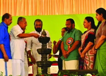 തലസ്ഥാനത്ത്-കൗമാര-കലാമാമാങ്കത്തിന്-തിരിതെളിഞ്ഞു;-ഇനി-അഞ്ചുനാൾ-കലാപൂരം,-മാറ്റുരയ്ക്കാനെത്തുന്നത്-പന്ത്രണ്ടായിരത്തിലധികം-പ്രതിഭകൾ