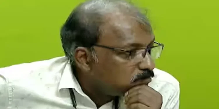വിവരാവകാശ-രേഖ-നല്കാന്-കോഴ;-തൃശൂരില്-വില്ലേജ്-ഓഫീസര്-വിജിലന്സ്-പിടിയിലായി