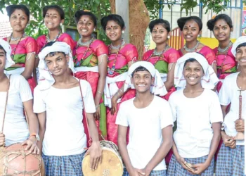 63ാ-മത്-സ്‌കൂള്‍-കലോത്സവം:-ഇല്ലായ്മയിലും-ഇരുളനൃത്തത്തില്‍-അട്ടപ്പാടിയുടെ-മക്കള്‍