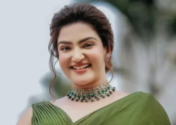 സാമൂഹിക-മാധ്യമങ്ങളിലൂടെ-അധിക്ഷേപം:-ഹണിറോസിന്റെ-പരാതിയിൽ-30-പേർക്കെതിരെ-കേസ്