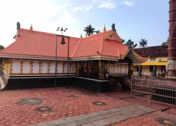 സ്വാമി-സച്ചിദാനന്ദയുടെ-നിര്‍ദേശം:-ഷര്‍ട്ടിനുളള-വിലക്കു-നീക്കി-കൂടുതല്‍-ശ്രീനാരായണ-ക്ഷേത്രങ്ങള്‍