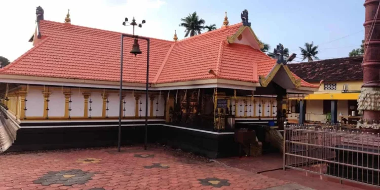 സ്വാമി-സച്ചിദാനന്ദയുടെ-നിര്‍ദേശം:-ഷര്‍ട്ടിനുളള-വിലക്കു-നീക്കി-കൂടുതല്‍-ശ്രീനാരായണ-ക്ഷേത്രങ്ങള്‍