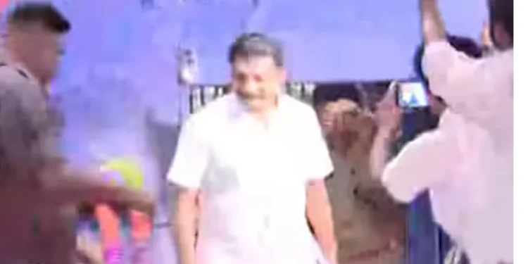 അന്‍വര്‍-ജയില്‍മോചിനായി,-ഗംഭീര-വരവേല്‍പുമായി-പ്രവര്‍ത്തകര്‍,-എം-എല്‍-എ-എന്ന-പരിഗണന-കിട്ടിയില്ലെന്ന്-അന്‍വര്‍