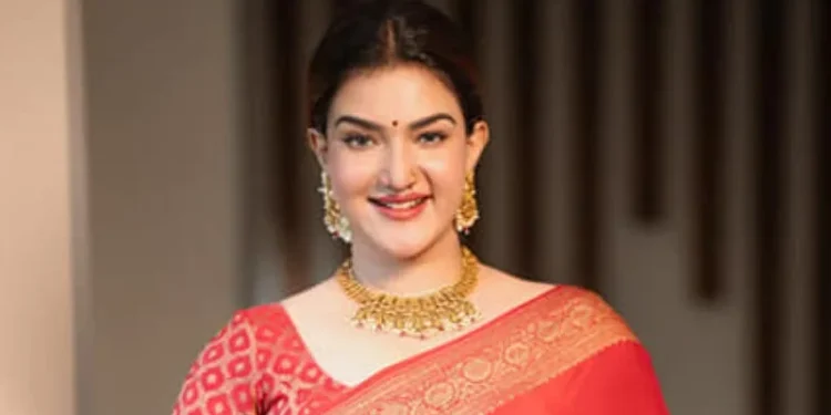 ‘അസഭ്യ-അശ്ലീല-ഭാഷാപണ്ഡിതമാന്യന്മാരേ,-എല്ലാ-സ്ത്രീകള്ക്കും-വേണ്ടി-ഞാന്-നിങ്ങളോട്-യുദ്ധം-പ്രഖ്യാപിക്കുന്നു’:-നടി-ഹണി-റോസ്