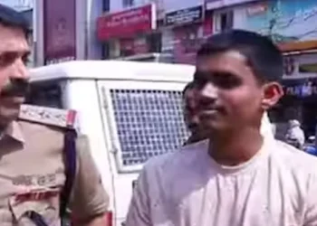 പടപ്പക്കരയില്‍-അമ്മയെയും-മുത്തച്ഛനെയും-കൊലപ്പെടുത്തിയ-സംഭവം;-പ്രതിയുമായി-തെളിവെടുത്തു