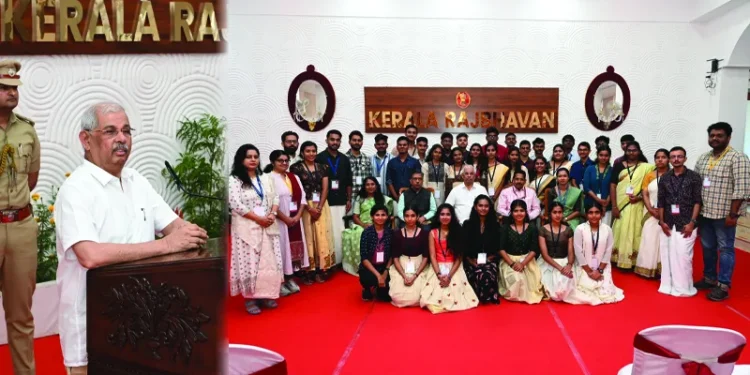 വികസിതഭാരതത്തിന്-യുവജനങ്ങളുടെ-പങ്ക്-അനിവാര്യം:-ഗവർണ്ണർ-രാജേന്ദ്ര-വിശ്വനാഥ്-അർലേക്കർ,-കേരളത്തിൽ-നിന്നുള്ള-39-അംഗ-സംഘം-യാത്ര-തിരിച്ചു