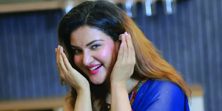 ബോബി-ചെമ്മണ്ണൂർ-ചെയ്തത്-ക്രിമിനൽ-ആക്ട്;-പിറകെ-നടന്ന്-ആക്രമിച്ചു,-ഇന്ന്-ഞാൻ-ഭയങ്കര-റിലാക്സിൽ,-പ്രതികരണവുമായി-നടി-ഹണി-റോസ്