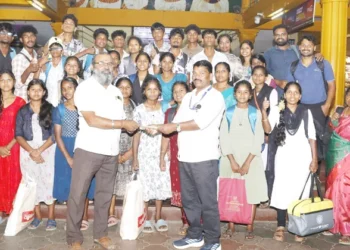 കലോത്സവത്തില്-കണ്ണീര്-വീഴാതെ-കാത്തു-സേവാഭാരതി;-എമക്ക്-പണം-തന്തതക്ക്-ഒരുപാട്-സന്തോശം…