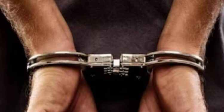 ക്ഷേത്രത്തിൽ-മോഷണം-നടത്തി-മടങ്ങവെ-ബൈക്ക്-എടുക്കാൻ-മറന്നു;-പൊലീസ്-സ്റ്റേഷനിൽ-പരാതിയുമായി-എത്തിയ-കള്ളൻ-പിടിയിൽ