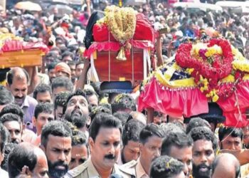 ശബരിമല:-തിരുവാഭരണഘോഷയാത്ര-നാളെ-പുറപ്പെടും,-14-ന്-രാവിലെ-8.45-ന്-മകരസംക്രമ-പൂജ,-20ന്-നട-അടയ്‌ക്കും