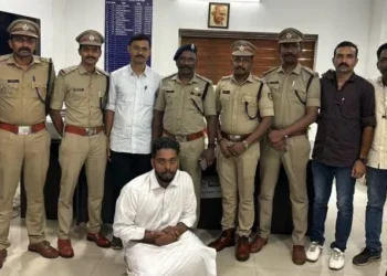 ആലുവയിൽ-വീട്-കൊള്ളയടിച്ചത്-ഗൃഹനാഥ-:-പിന്നിൽ-ആഭിചാരക്രിയ-;-പടലക്കാട്ടില്‍-ഉസ്താദ്-അറസ്റ്റിൽ