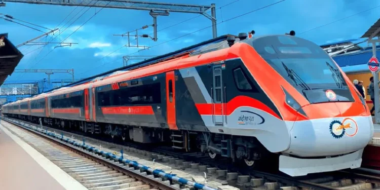 20-കോച്ചുള്ള-വന്ദേഭാരതും-ഫുള്‍