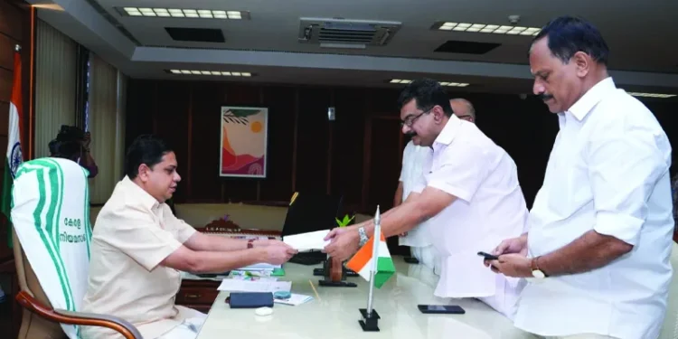 പിവിഅൻവർ-എംഎല്‍എ-സ്ഥാനം-രാജിവെച്ചു;-യുഡിഎഫിന്-നിരുപാധിക-പിന്തുണ,-വിഡി-സതീശനെതിരെ-ആരോപണം-ഉന്നയിച്ചത്-പി.-ശശി-പറഞ്ഞിട്ടെന്ന്